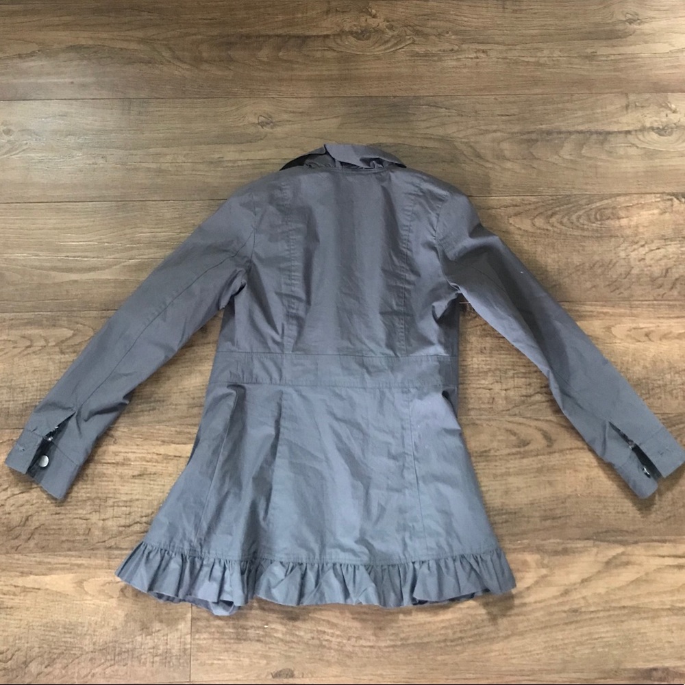 Lightweight Gray Jacket With Ruffles - Picture 5 of 6